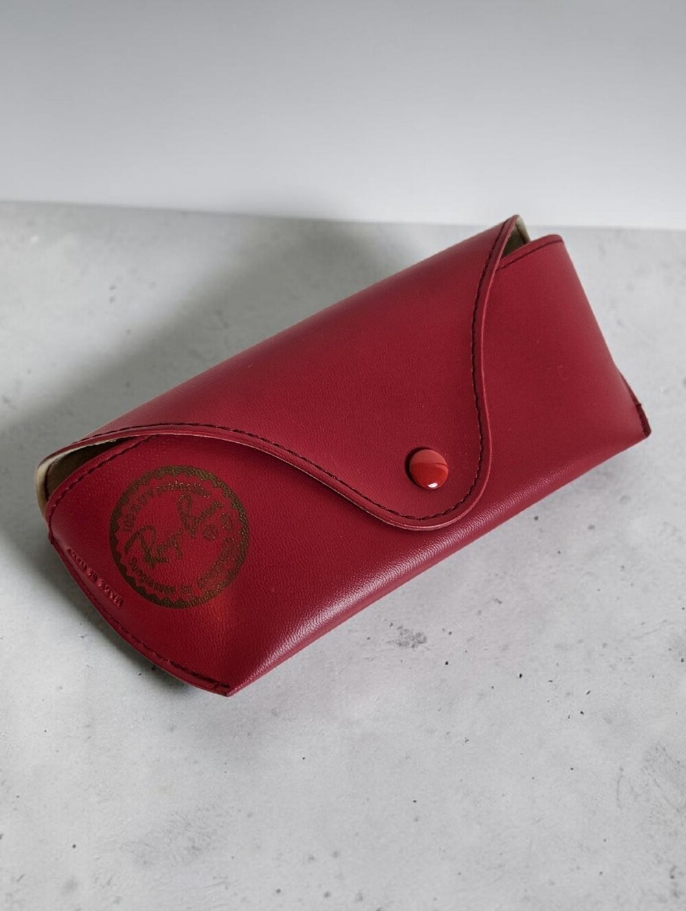 Ray-Ban Red Soft Shell Triangular Eyeglasses Case Beige Velour Lined Snap Closur